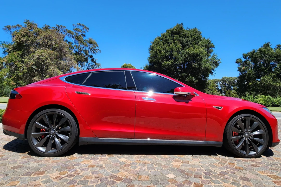 2015 Tesla Model S - Image 3 of 31