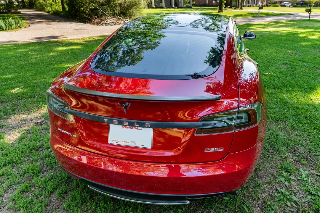 2015 Tesla Model S - Image 9 of 31