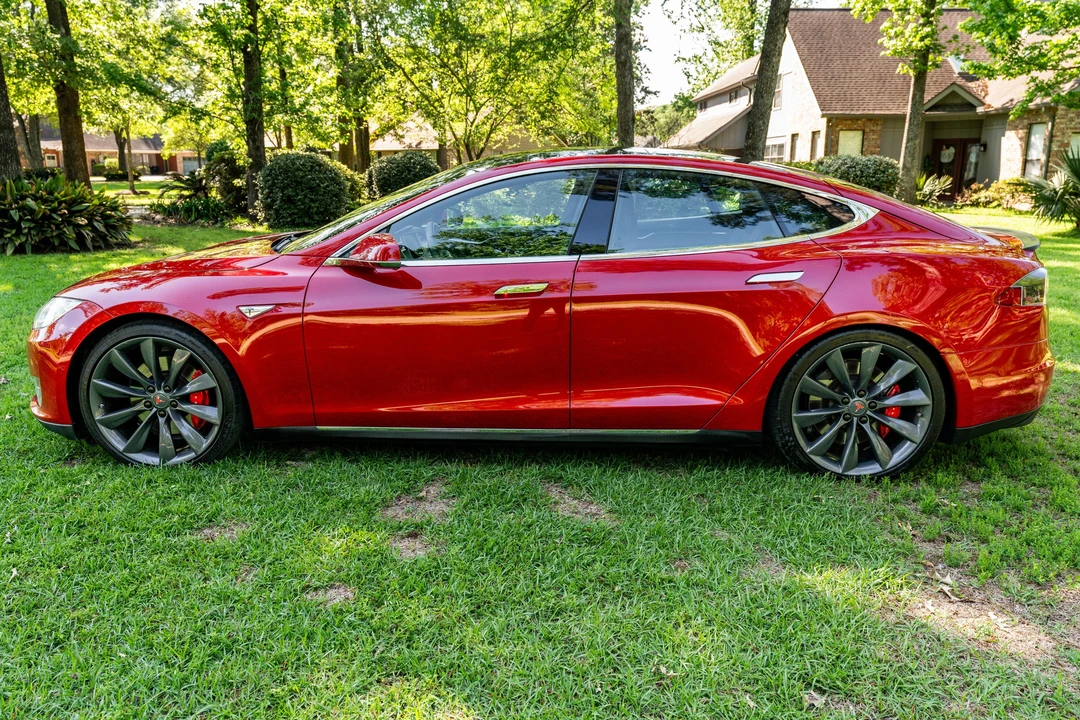 2015 Tesla Model S - Image 7 of 31