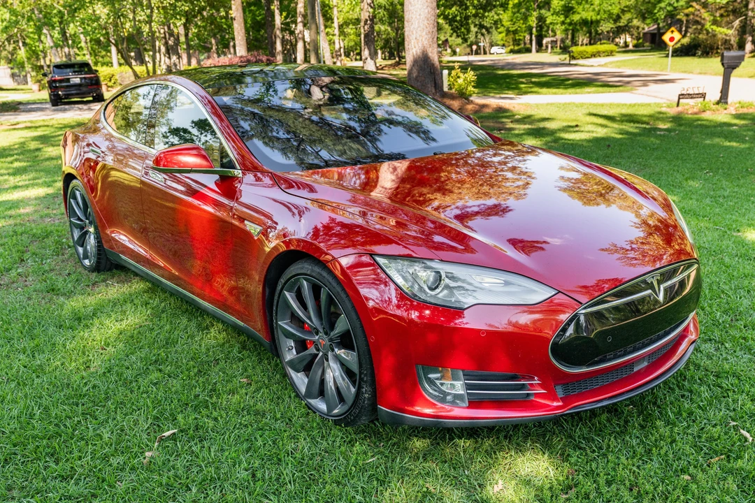 2015 Tesla Model S - Image 10 of 31