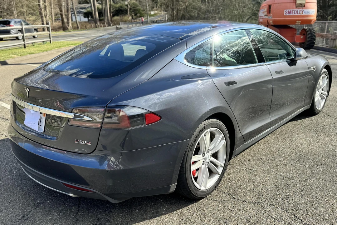 2015 Tesla Model S - Image 4 of 31