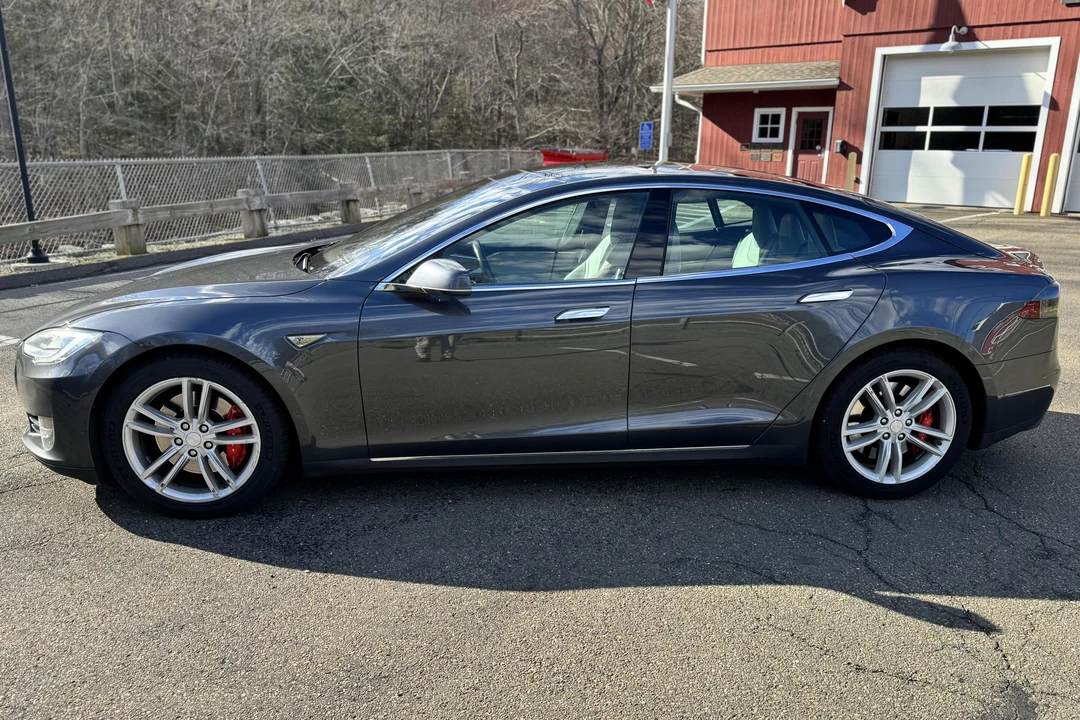 2015 Tesla Model S - Image 3 of 31