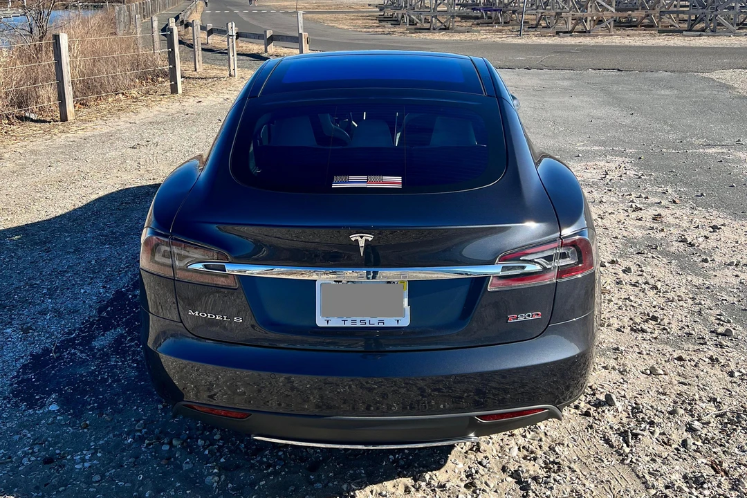 2015 Tesla Model S - Image 17 of 31