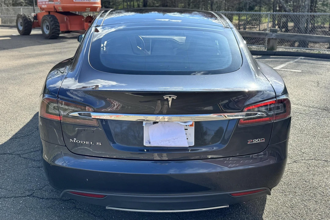 2015 Tesla Model S - Image 5 of 31