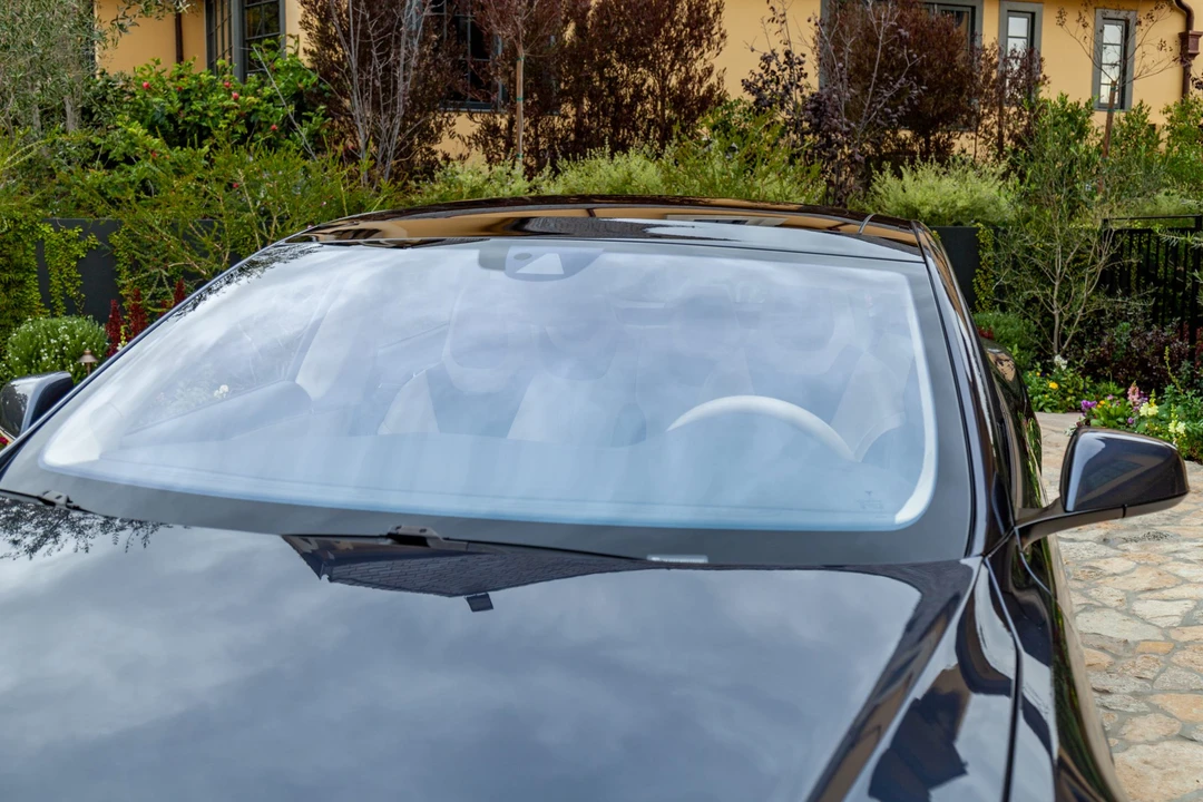 2015 Tesla Model S - Image 14 of 31