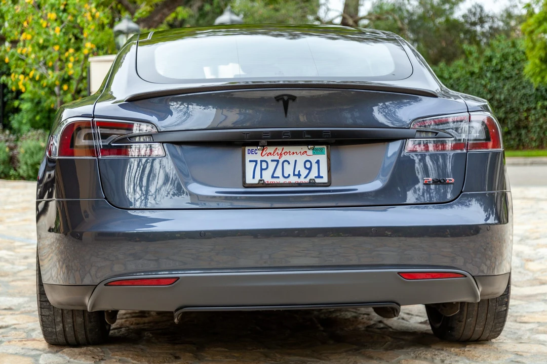 2015 Tesla Model S - Image 6 of 31