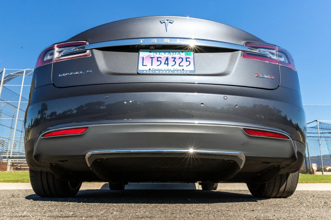 2015 Tesla Model S - Image 11 of 31