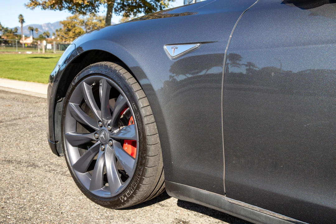2015 Tesla Model S - Image 20 of 31