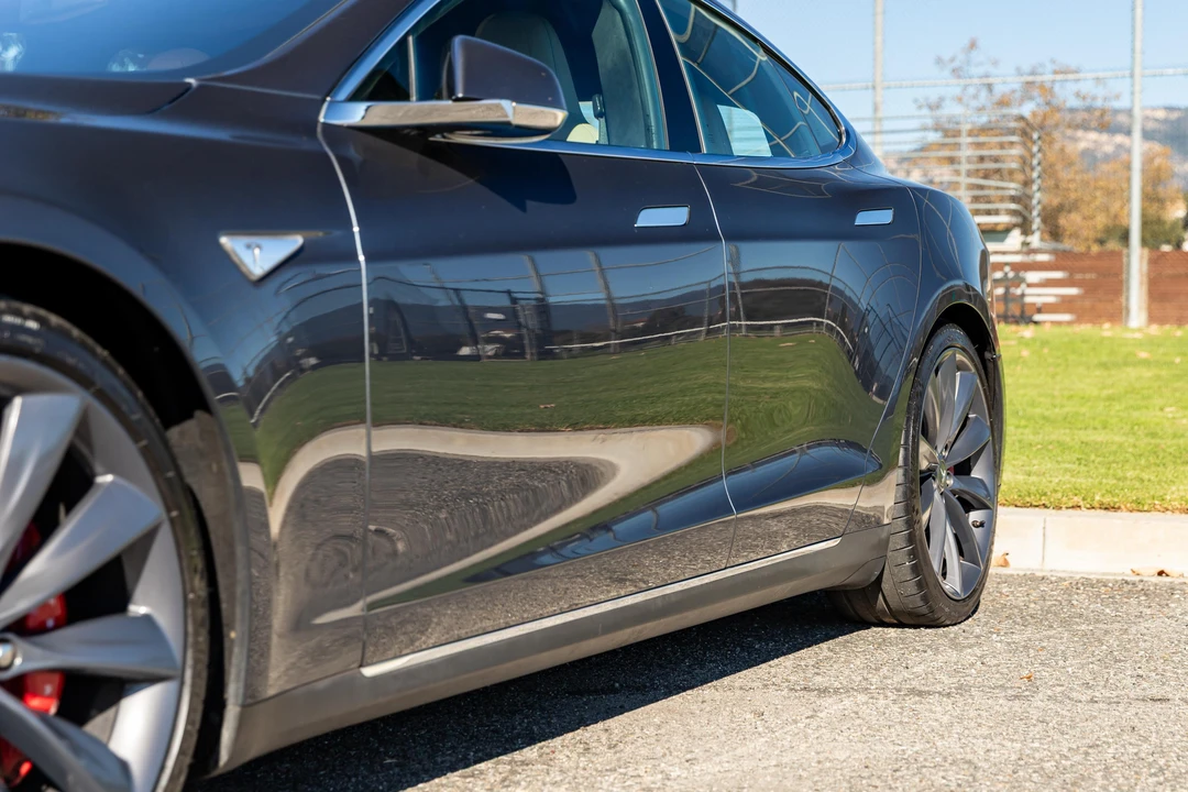 2015 Tesla Model S - Image 25 of 31