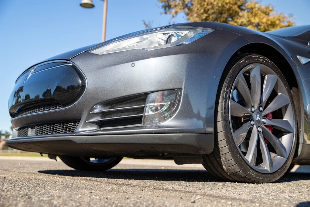 2015 Tesla Model S - Image 19 of 31