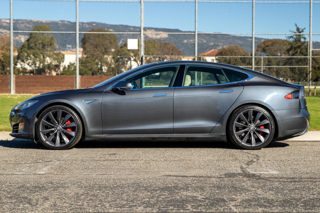 2015 Tesla Model S - Image 3 of 31