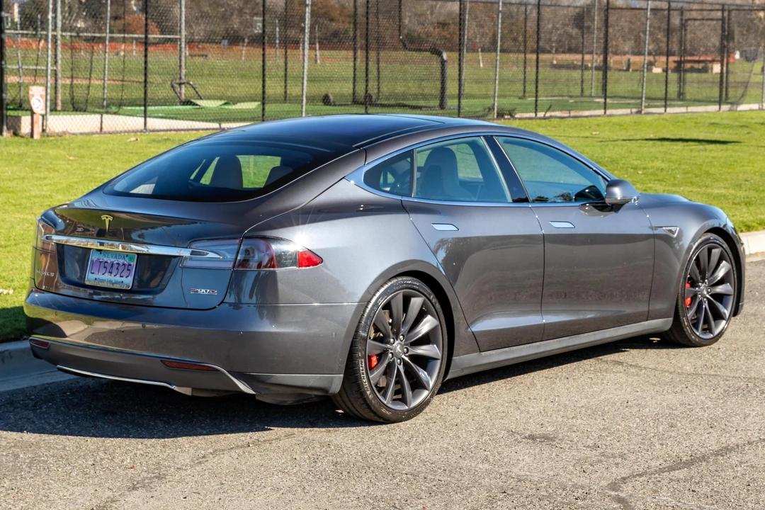 2015 Tesla Model S - Image 4 of 31