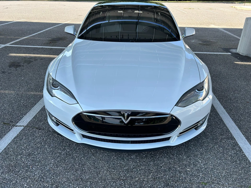 2015 Tesla Model S - Image 7 of 31