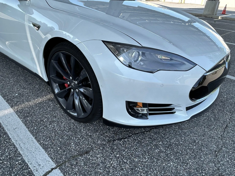 2015 Tesla Model S - Image 22 of 31