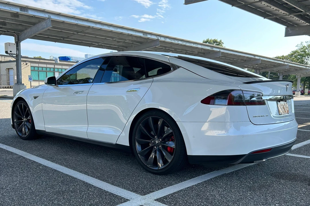 2015 Tesla Model S - Image 4 of 31