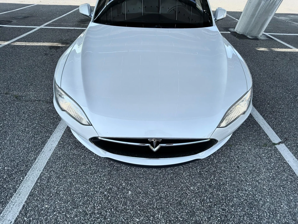 2015 Tesla Model S - Image 27 of 31