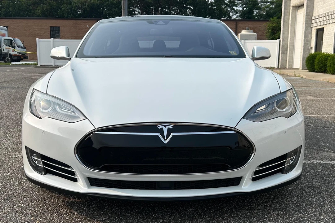 2015 Tesla Model S - Image 6 of 31