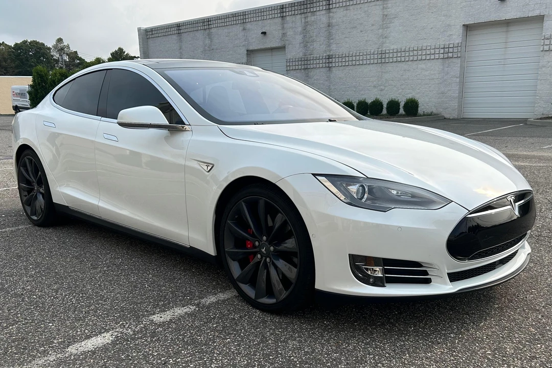2015 Tesla Model S - Image 20 of 31