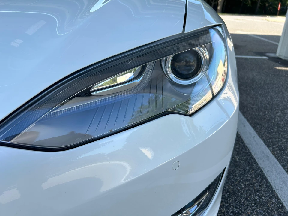 2015 Tesla Model S - Image 30 of 31