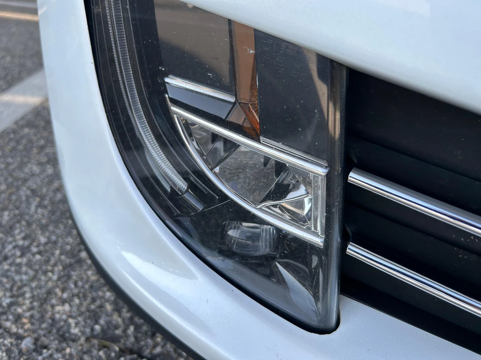 2015 Tesla Model S - Image 26 of 31