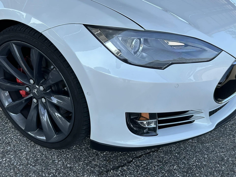 2015 Tesla Model S - Image 23 of 31