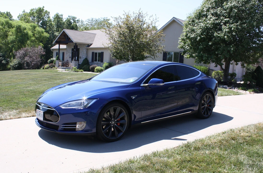 2015 Tesla Model S - Image 9 of 31