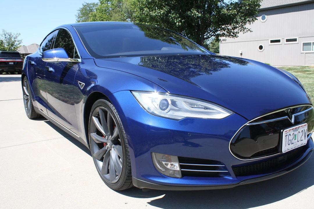 2015 Tesla Model S - Image 30 of 31