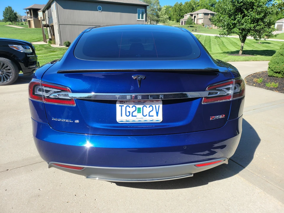 2015 Tesla Model S - Image 17 of 31