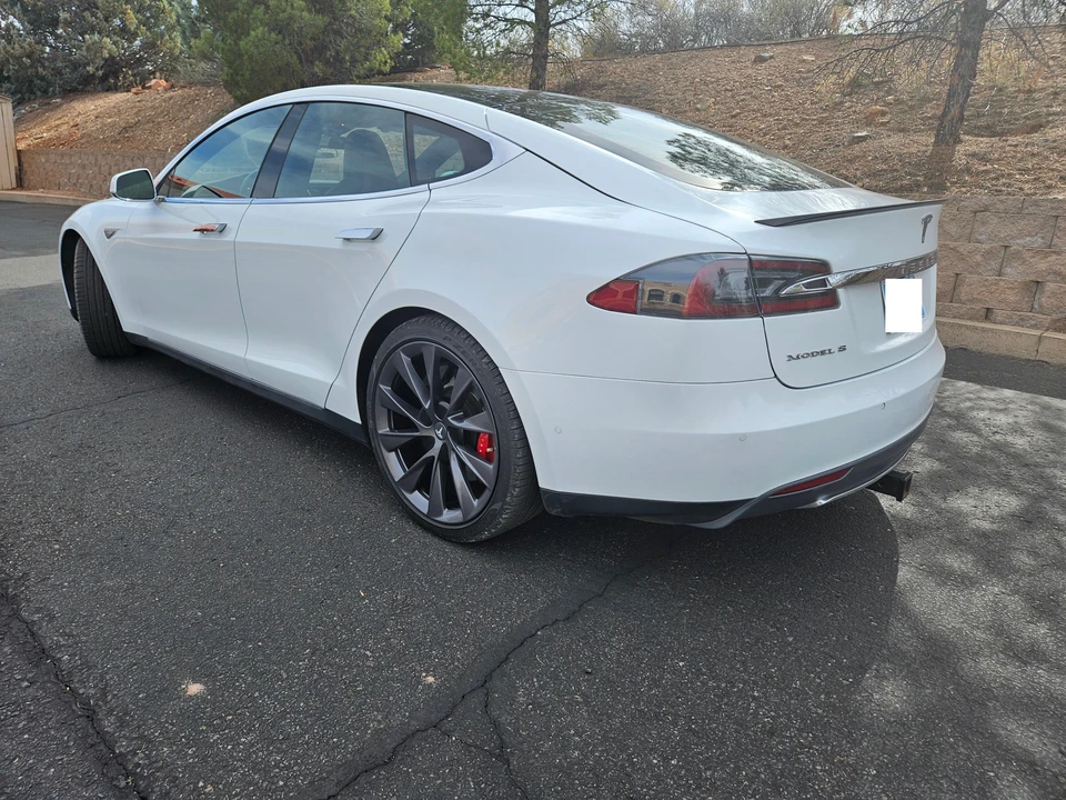 2015 Tesla Model S - Image 13 of 31