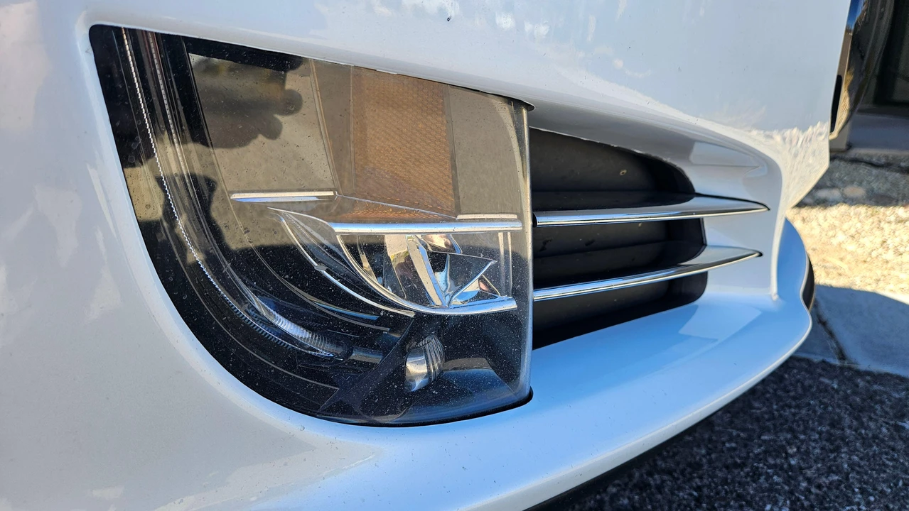 2015 Tesla Model S - Image 22 of 31