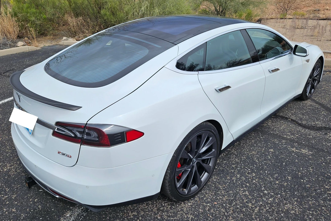 2015 Tesla Model S - Image 5 of 31