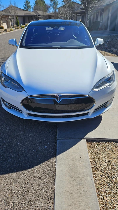 2015 Tesla Model S - Image 25 of 31