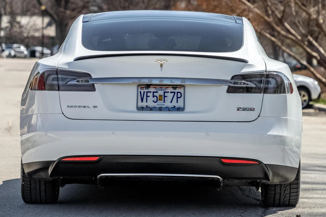 2015 Tesla Model S - Image 5 of 31