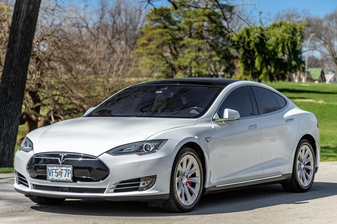 2015 Tesla Model S - Image 6 of 31