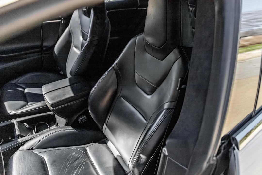 2015 Tesla Model S - Image 29 of 31