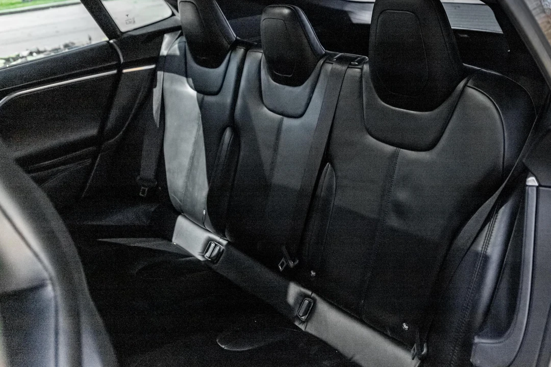 2015 Tesla Model S - Image 27 of 31