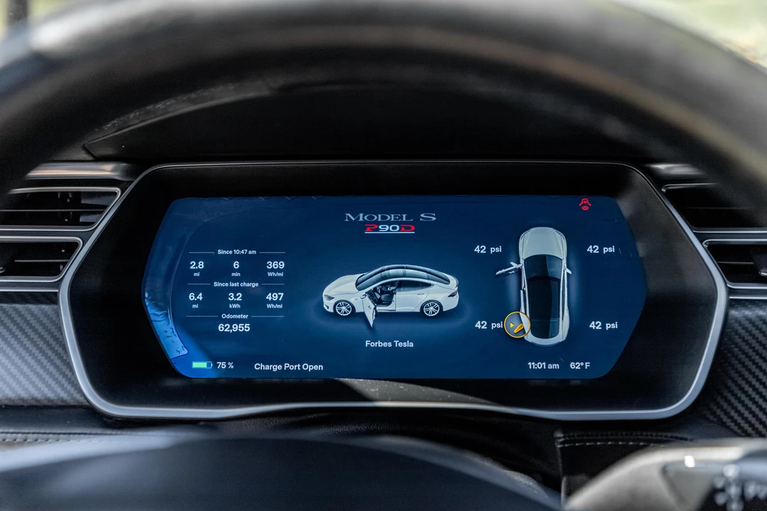 2015 Tesla Model S - Image 28 of 31