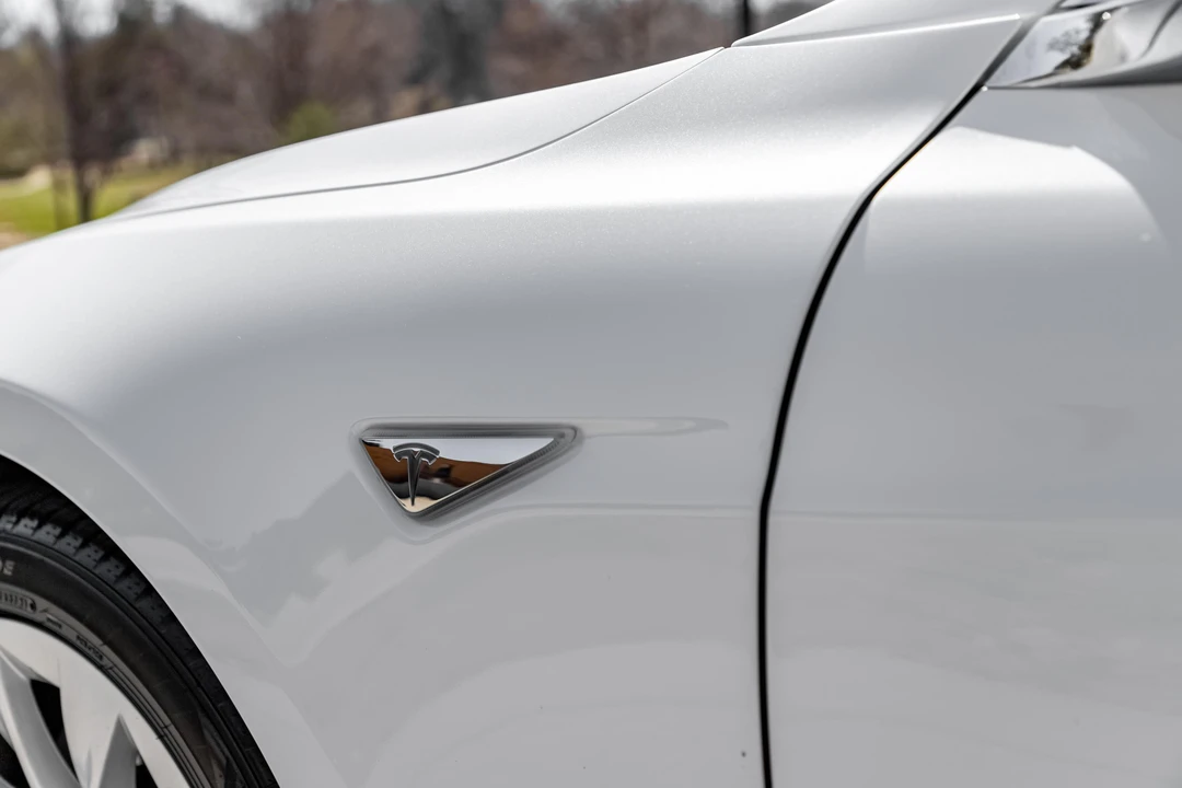 2015 Tesla Model S - Image 10 of 31