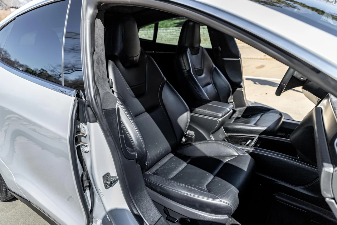 2015 Tesla Model S - Image 30 of 31