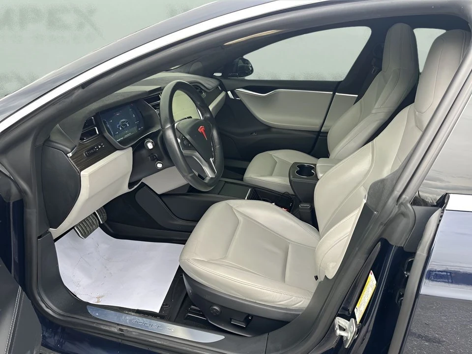 2015 Tesla Model S - Image 9 of 12