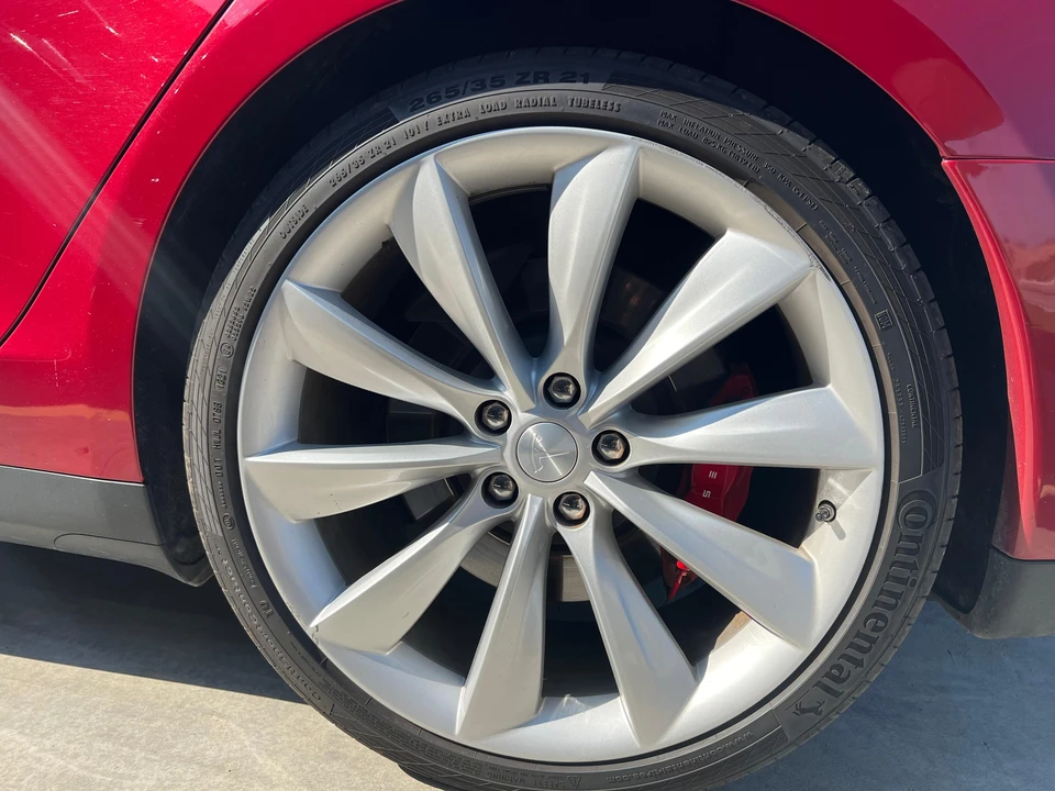 2015 Tesla Model S - Image 18 of 31