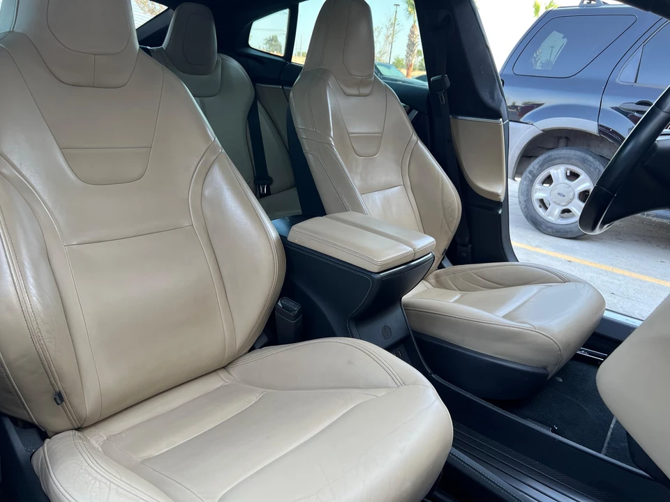 2015 Tesla Model S - Image 25 of 31