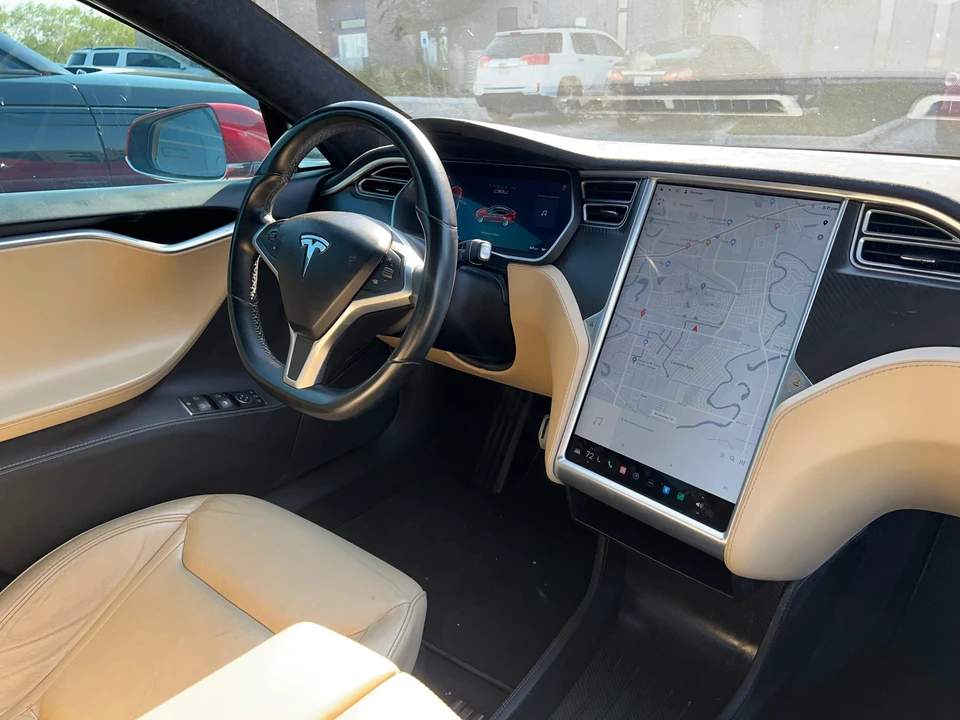 2015 Tesla Model S - Image 30 of 31