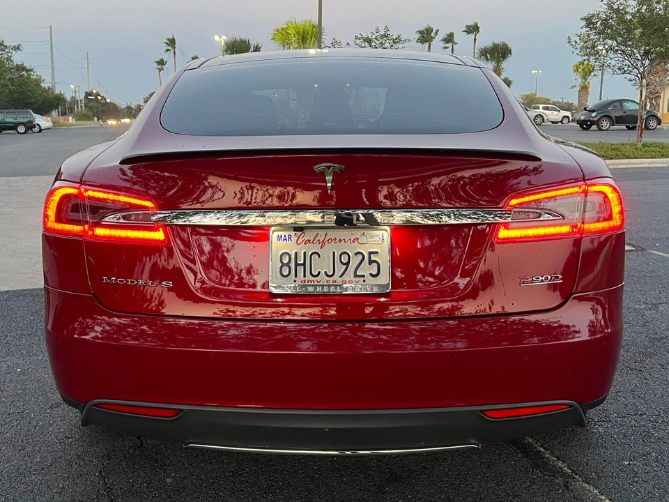 2015 Tesla Model S - Image 5 of 31