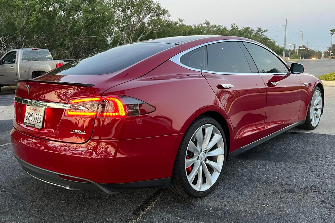 2015 Tesla Model S - Image 4 of 31