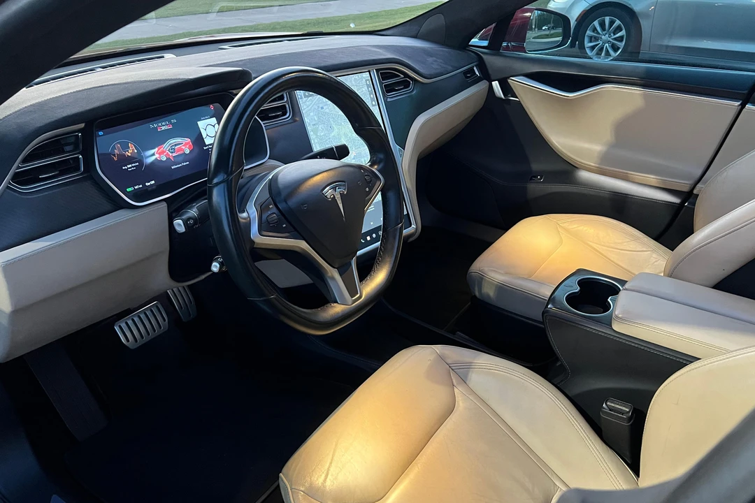 2015 Tesla Model S - Image 21 of 31