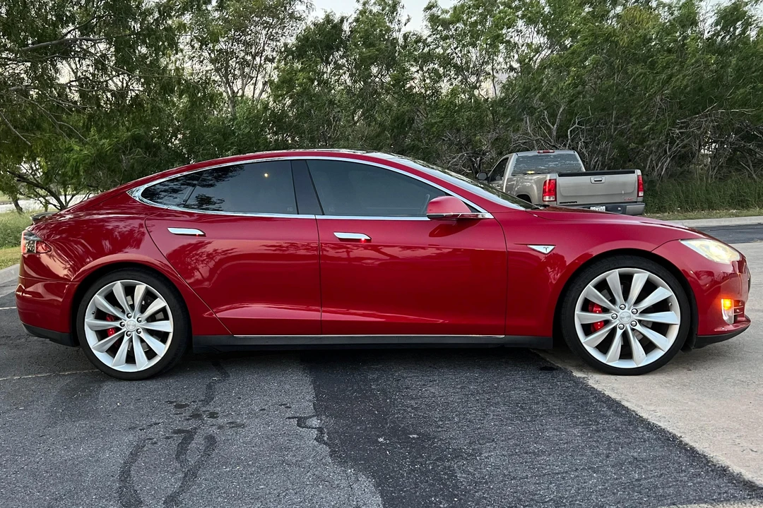 2015 Tesla Model S - Image 3 of 31