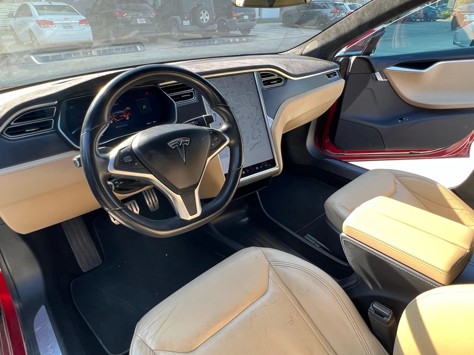 2015 Tesla Model S - Image 27 of 31