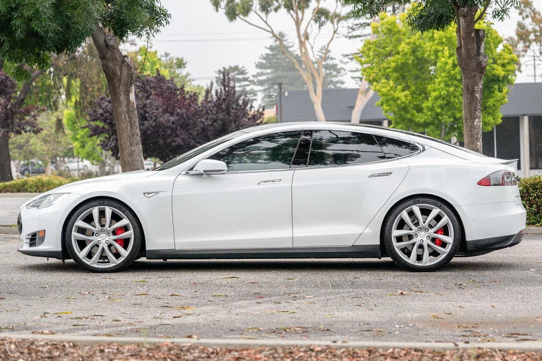 2015 Tesla Model S - Image 3 of 31