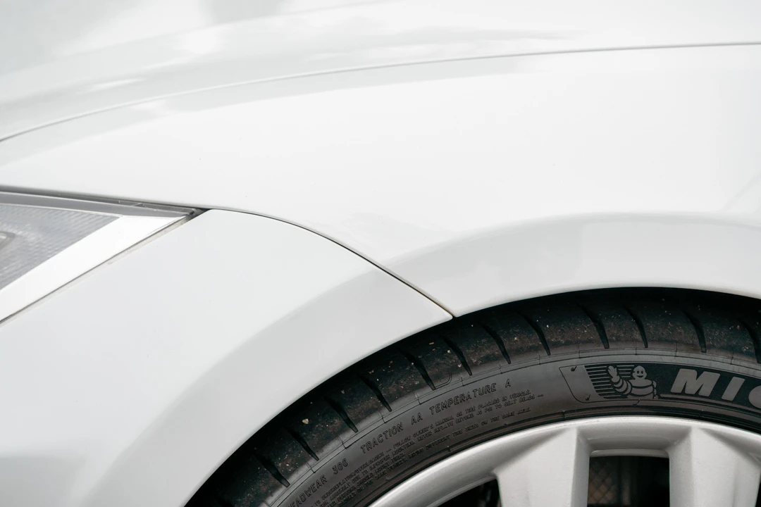 2015 Tesla Model S - Image 17 of 31